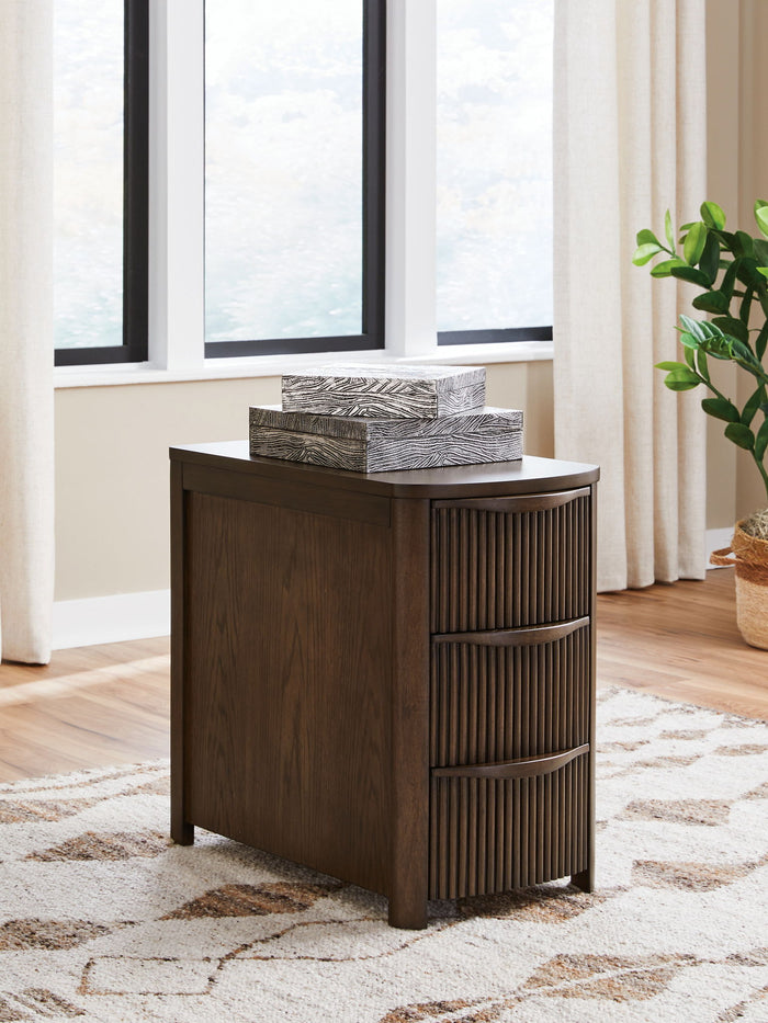 Camdill - Chair Side End Table - view 5