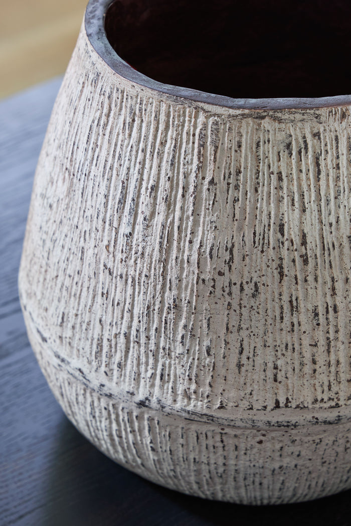 Claymount - Vase by Signature Design by Ashley® | Bel Furniture