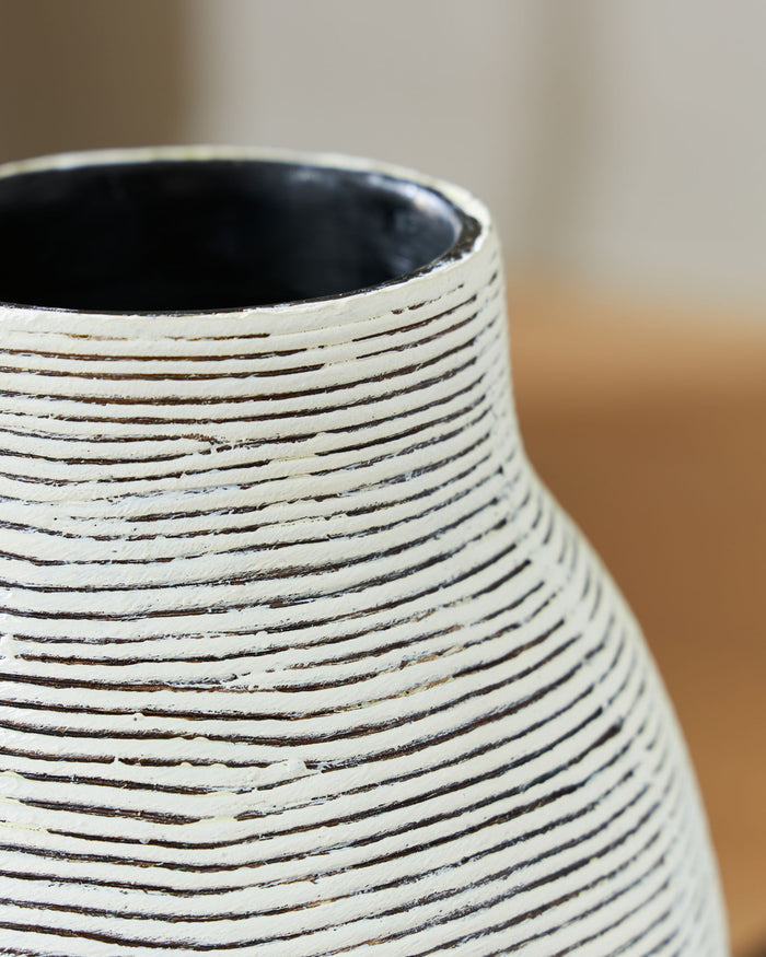 Girtha - Vase - view 6