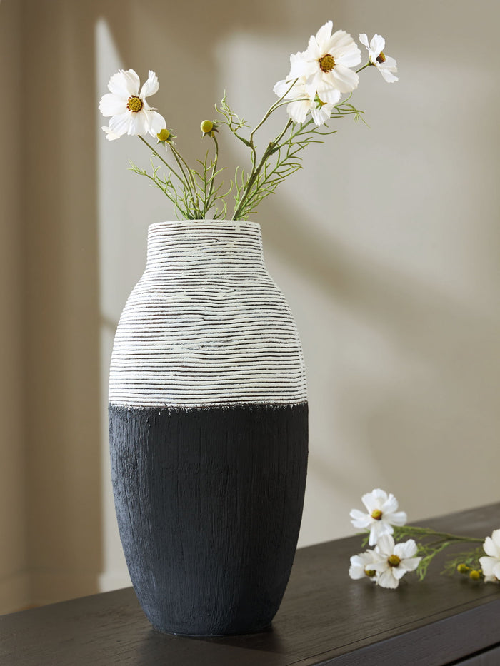 Girtha - Vase - view 7