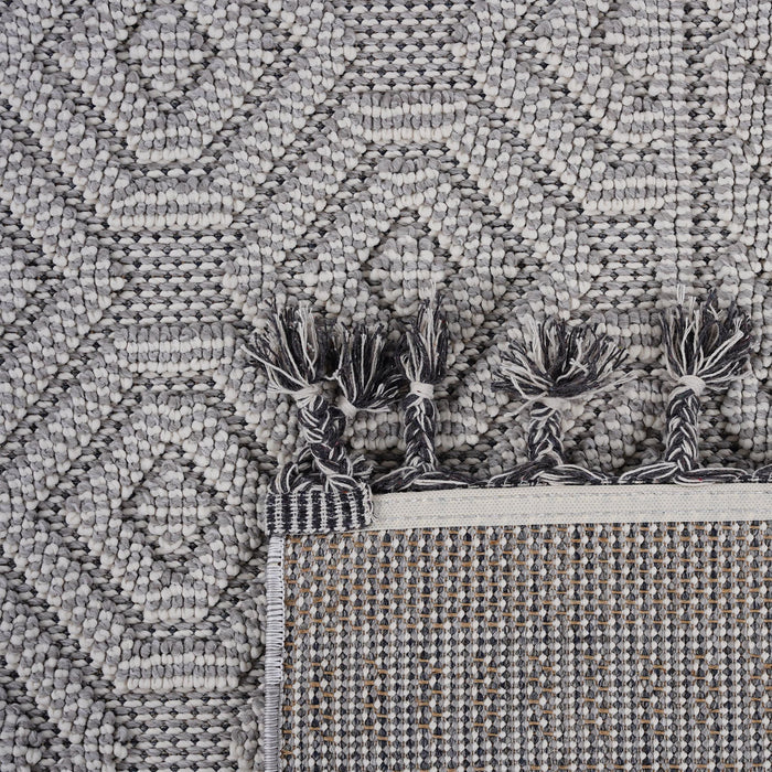 Guros - 6' X 9' Geometric Indoor / Outdoor Area Rug - White - view 4