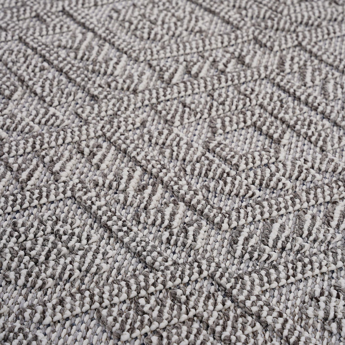 Guros - 6' X 9' Traditional Indoor / Outdoor Area Rug - White - view 6