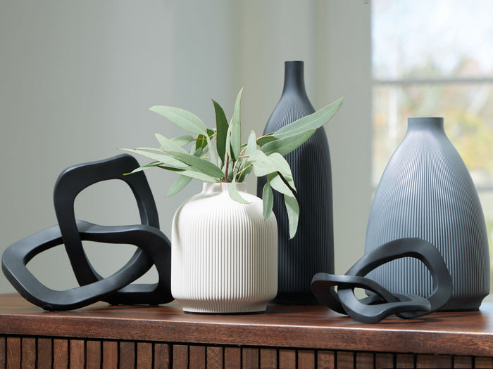 Leithick - Black / Tan / Gray - Accessory Set (Set of 5) by Signature Design by Ashley® | Bel Furniture