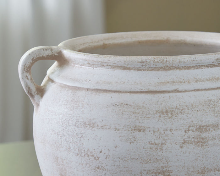 Meadie - 9" Vase by Signature Design by Ashley® | Bel Furniture