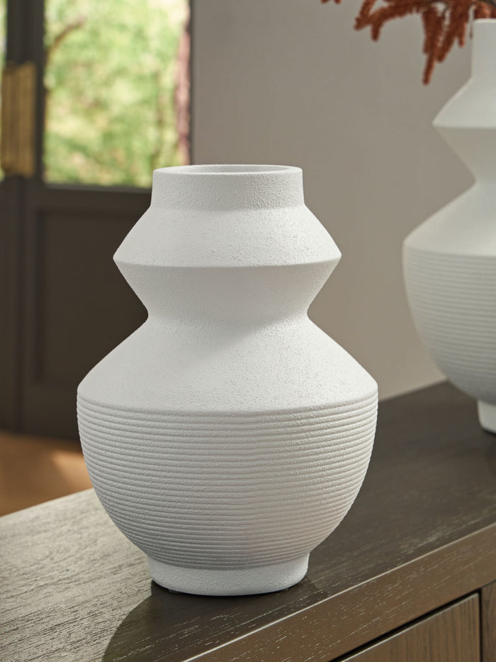 Naveen - Vase - view 3