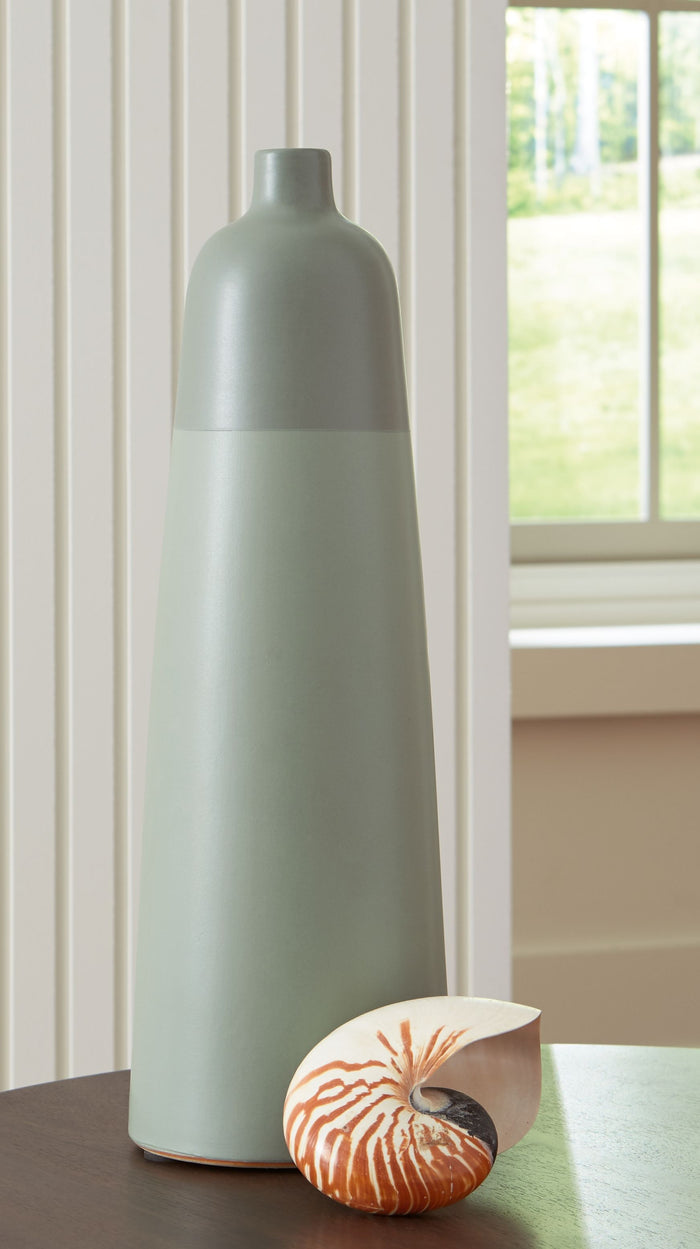 Peerland - Vase by Signature Design by Ashley® | Bel Furniture