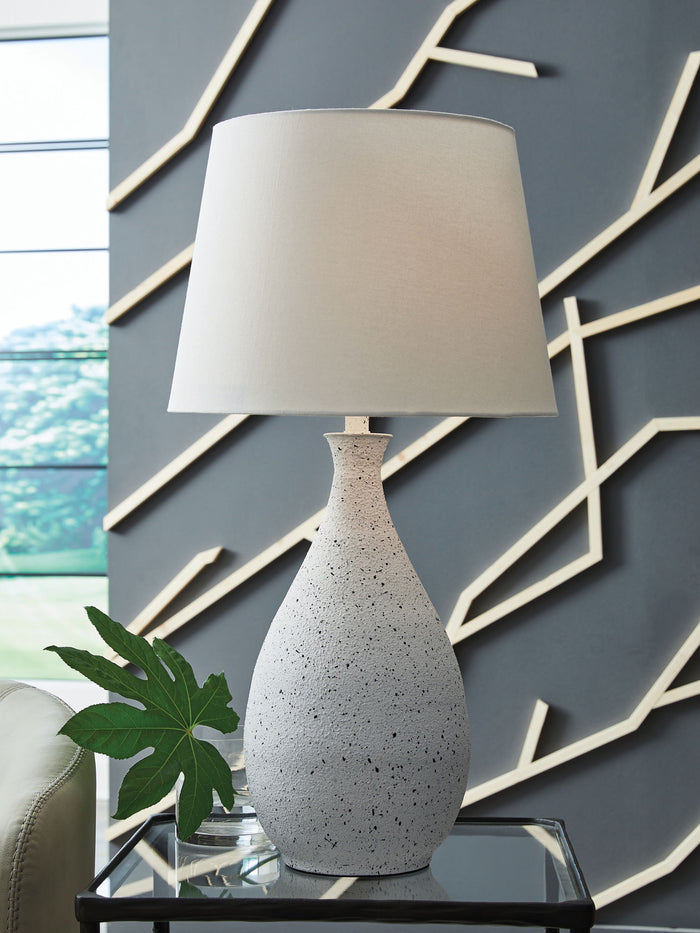 Wyattford - Metal Table Lamp - White / Black - view 4